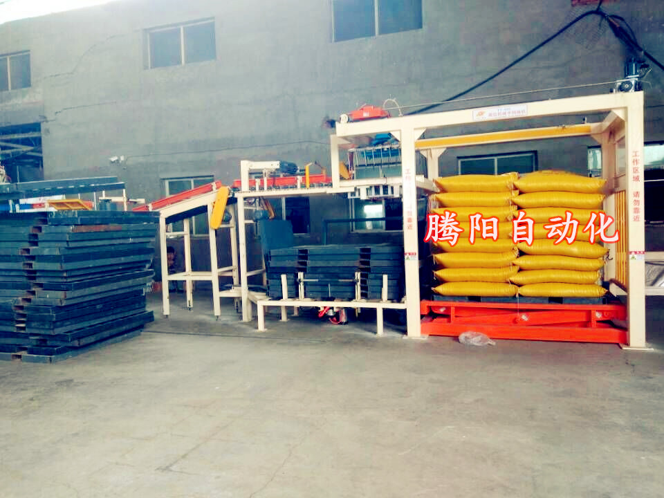 全自動(dòng)碼垛機(jī)為生產(chǎn)制造企業(yè)帶來了可觀的經(jīng)濟(jì)效益