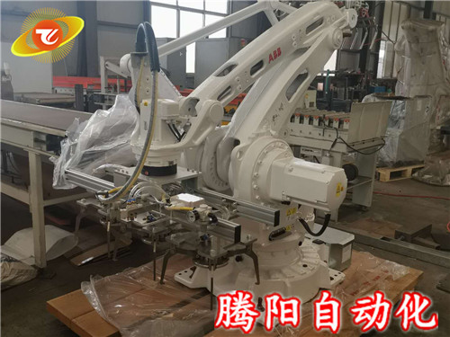 碼垛機器人是您企業(yè)的得力助手